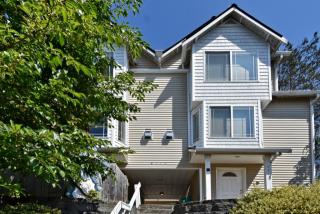 8710 Phinney Ave, Seattle, WA 98103-3708