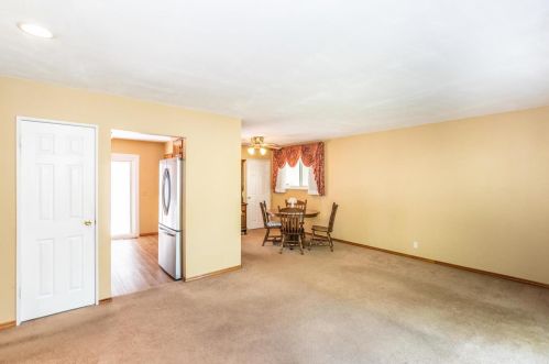 1438 Homecrest Dr, Saint Louis MO 63127-1124 exterior