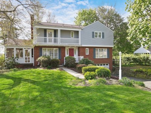 2351 Berkshire Dr, Pittsburgh PA  15241-2445 exterior