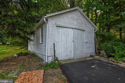 1076 Beck Ml Rd, Hanover PA 17331-9752 exterior