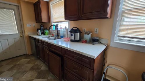 3005 Cottman Ave, Philadelphia PA 19149-1605 exterior