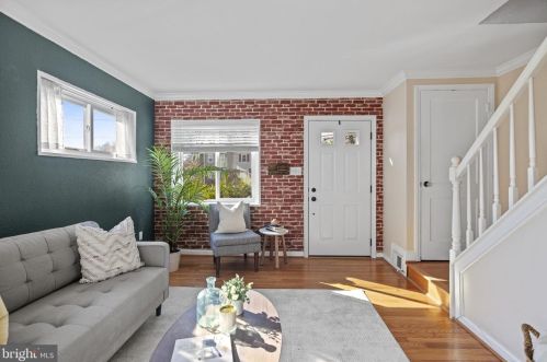 6811 Radcliffe Dr, Alexandria VA 22307-1541 exterior