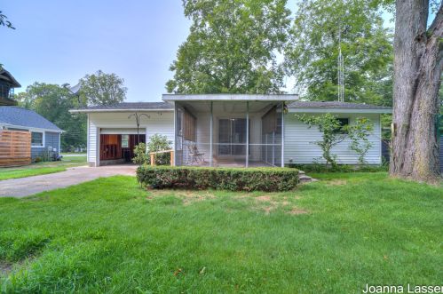 633 Randall Rd, Meskegon MI 49441-4953 exterior