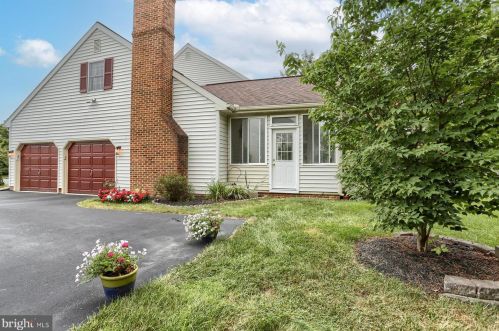 2005 Chapel Frg Dr, Lancaster PA 17601-1654 exterior