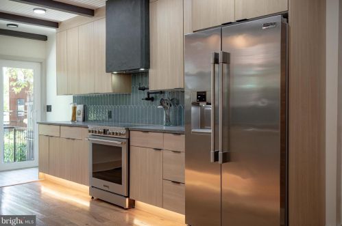 1025 51st St, Philadelphia PA  19143-4213 exterior