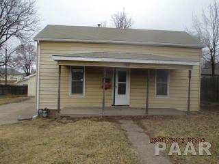 215 Koch St, Pekin, IL 61554-5522