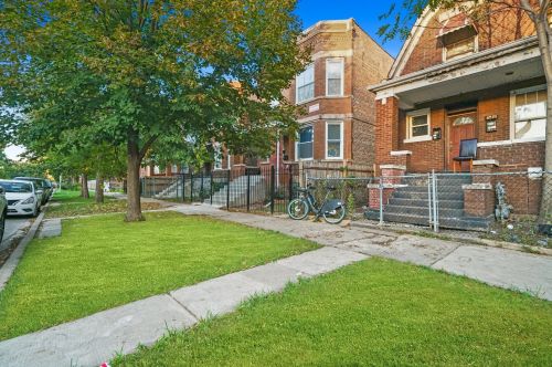 6223 Campbell Ave, Chicago, IL 60659-2807