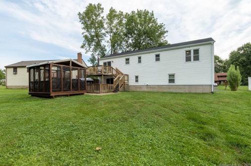 85 Clubhouse Rd, Windsor, CT 06095-2402