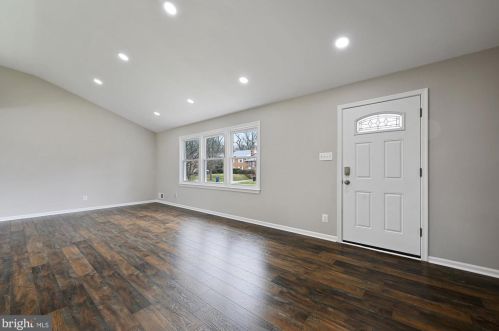 10700 Huntwood Dr, Silver Spring MD  20901-1524 exterior