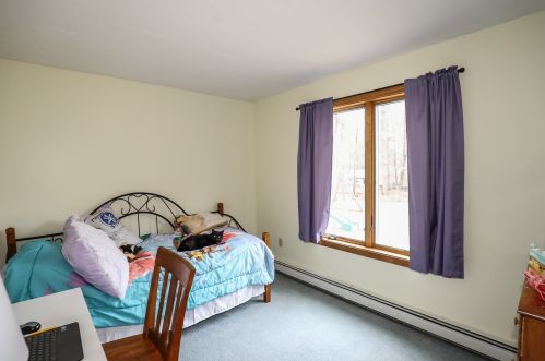 63 Chichester Rd, Concord NH 03307-0706 exterior