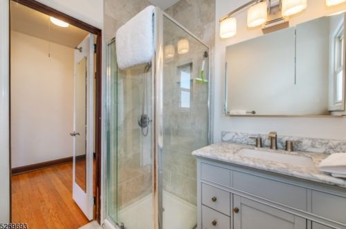 35 Lewis Pl, Paterson NJ 07512-2648 exterior