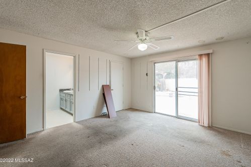 9151 Deer Trl Cir, Tucson AZ 85710-8034 exterior