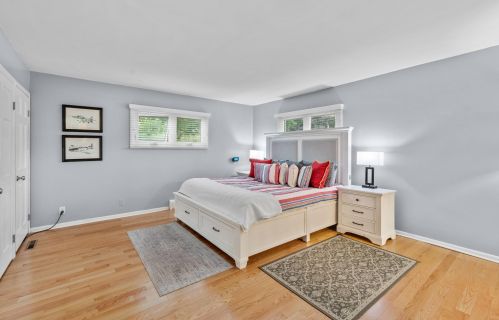 2415 Rochelle Ave, Milwaukee WI 53209-2624 exterior