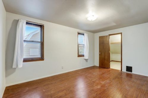 1109 73 St, Milwaukee WI 53214-3129 exterior