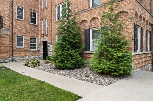 7532 Cromwell Dr, Saint Louis MO  63105-2955 exterior