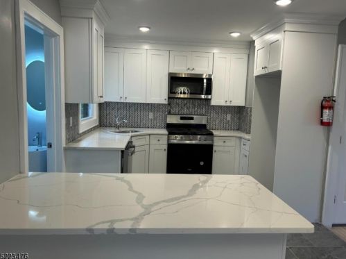 51 Leslie Pl, Irvington NJ  07111-1106 exterior