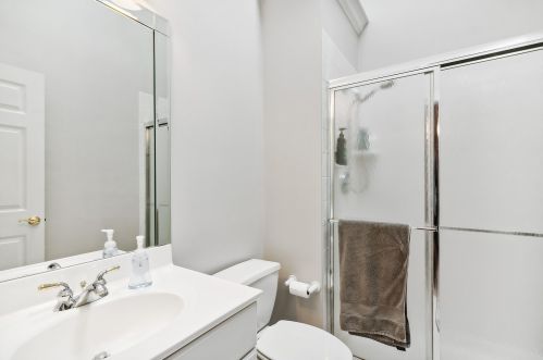 2252 Joyce Ln, Naperville IL 60564-4392 exterior