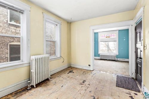 517 4 St, Duluth MN 55805-1938 exterior