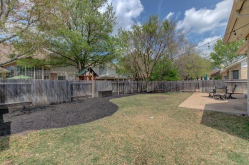 4933 China Gdn Dr, Austin TX 78730-3577 exterior