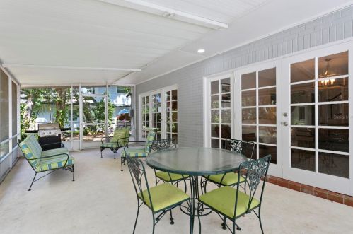 708 Grand Cir, Tampa FL  33617-7844 exterior