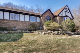 5 Brookvale Ter, Kinnelon NJ  07405-2271 exterior