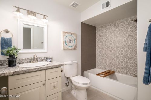 1010 Del Valle Ave, Tucson AZ  85711-5241 exterior