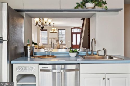 2607 Christian St, Philadelphia PA 19147-3612 exterior