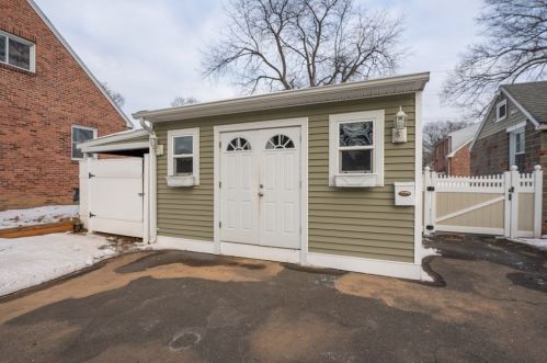 61 Forris St, West Springfield MA 01089-2380 exterior