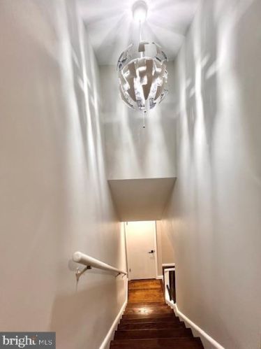 6949 Westhampton Dr, Alexandria VA 22307-1527 exterior