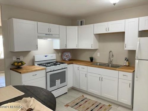 2202 Poquita Vis, Tucson AZ  85713-5128 exterior