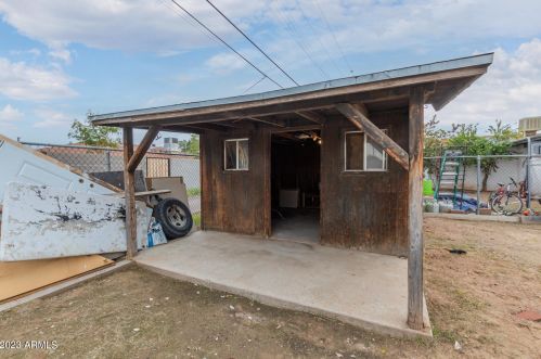 2319 41st Ave, Phoenix AZ  85009-1256 exterior