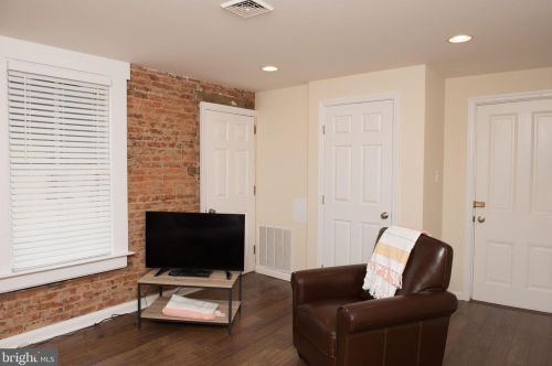 449 Chestnut St, Lancaster PA 17603-3400 exterior