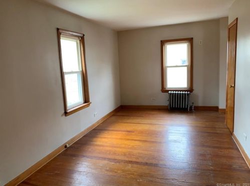 59 Mechanic St, Killingly CT 06239-2829 exterior