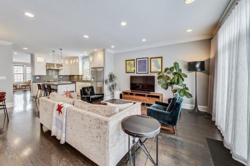 3216 Albany Ave, Chicago IL 60618-5702 exterior