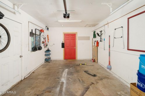 8109 28 Ave, Phoenix AZ 85009-5042 exterior