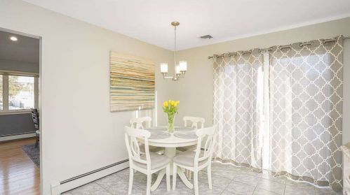 700 Locust Ave, Bohemia NY 11716-2183 exterior