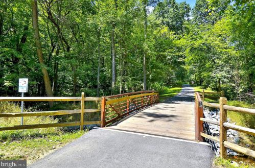 917 Northwest Dr, Silver Spring MD  20901-1435 exterior