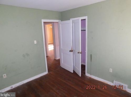 20 Steinway Ave, Trenton NJ 08618-1614 exterior