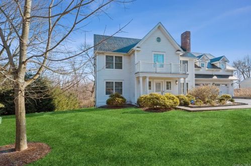 1 Foxhill Rd, Valhalla, NY 10595-1307