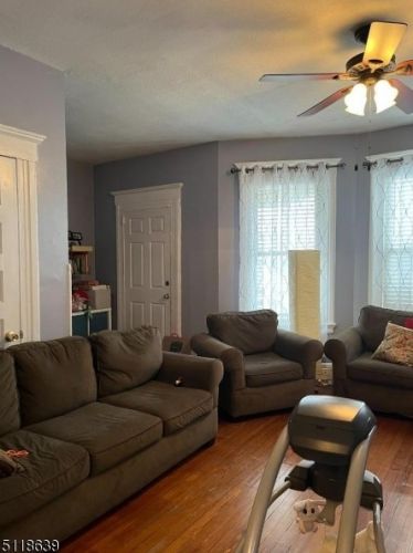 148 Avon St, Roselle Park NJ  07204-2303 exterior