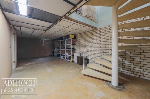 1222 Oakwood Ct, Rochester MI 48307-2541 exterior