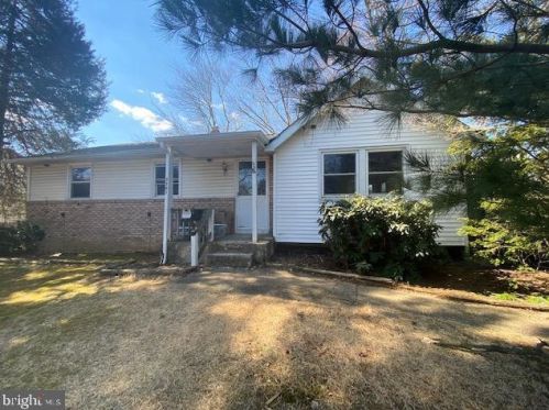 2201 Andover Rd, Riverton NJ 08077-3509 exterior