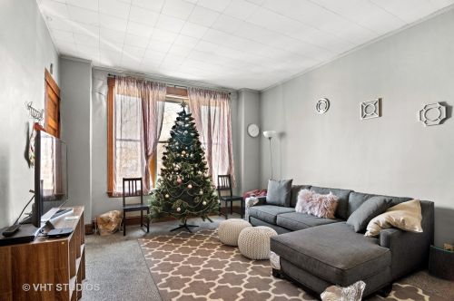 2036 Hoyne Ave, Chicago IL 60643-3308 exterior