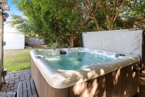 7035 15th St, Phoenix AZ  85020-5414 exterior