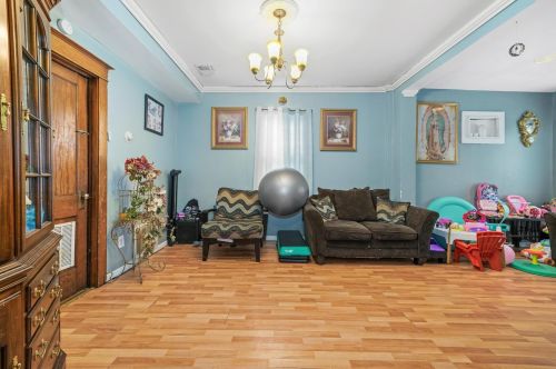 6638 Albany Ave, Chicago IL 60629-2908 exterior