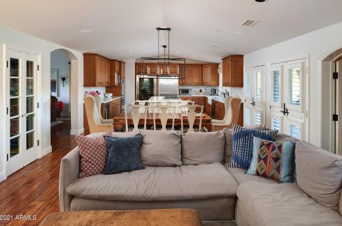 4507 Cheery Lynn Rd, Phoenix AZ 85018-6448 exterior