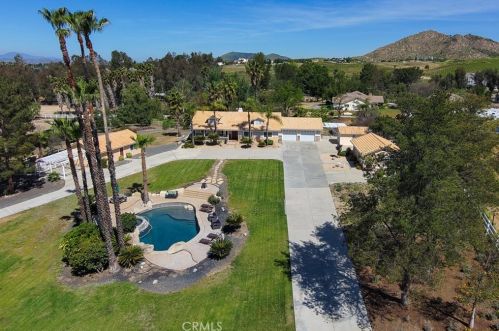 37200 Glenoaks Rd, Temecula CA 92592-8534 exterior