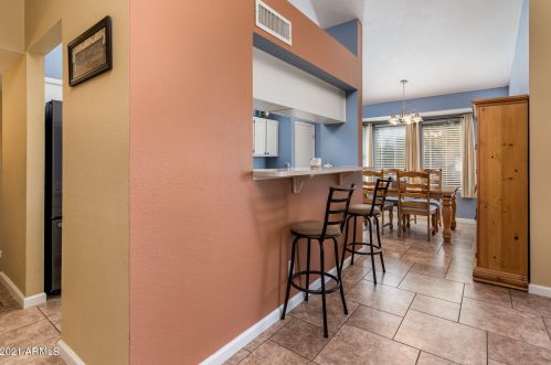 621 Los Feliz Dr, Chandler AZ  85226-4930 exterior