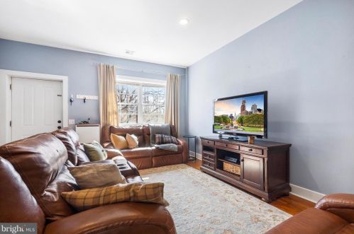 2613 Christian St, Philadelphia PA  19146-2315 exterior