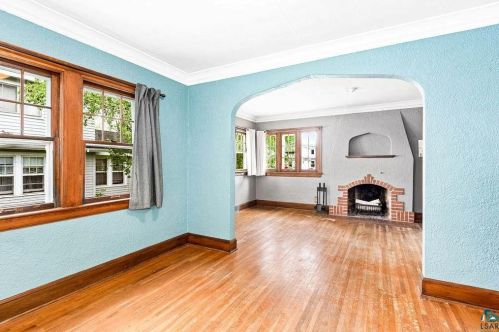 4425 Dodge St, Duluth MN 55804-1513 exterior